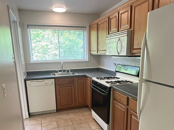 4th image of 10518 Weymouth St APT 204