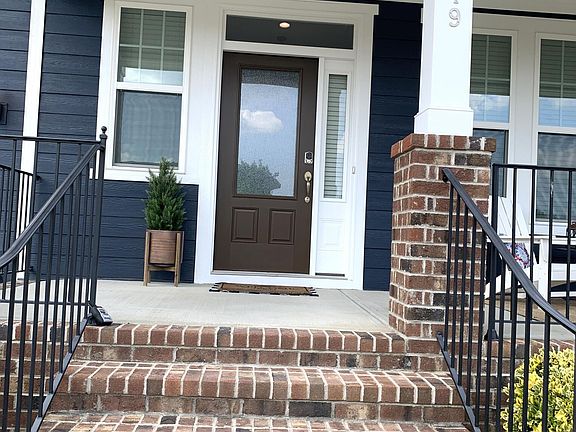 3rd image of 549 Kings Glen Way