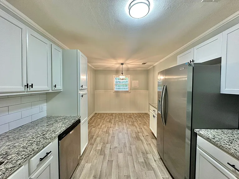 1121 Elizabeth Dr — Photo 7