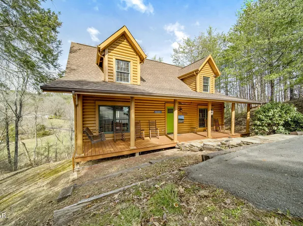 2023 Piney Overlook Ln, Sevierville, TN 37862