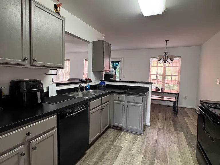 134 Lacey Ln — Photo 5