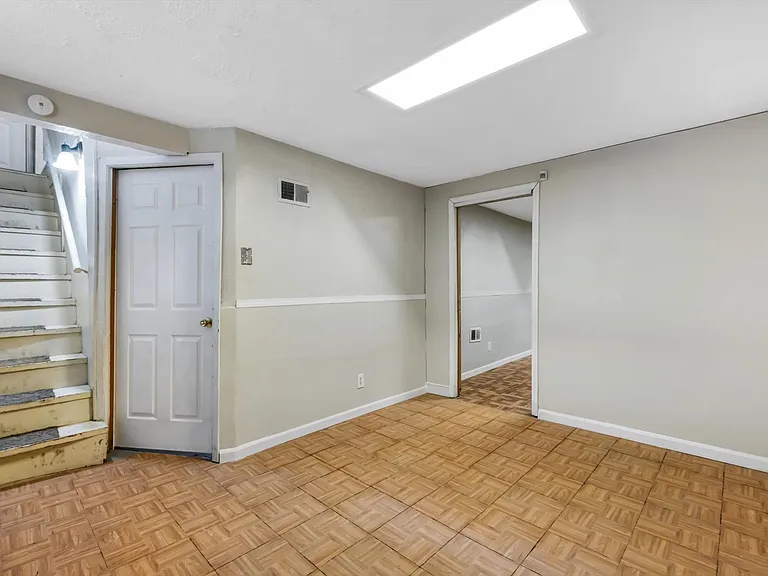 1209 Congress Ave — Photo 32