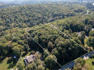 117 Blackthorn Dr, Butler, PA 16002