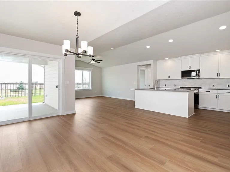 1761 E Hadler St — Photo 30