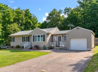 37 Hampstead St, Methuen, MA 01844
