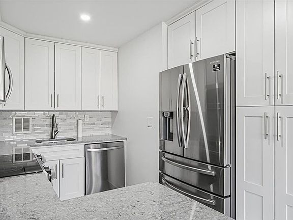 5th image of 166-10 Powells Cove Blvd APT 6C