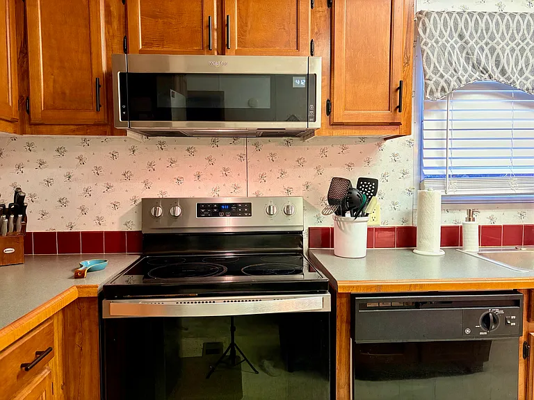 58 Forest Ct — Photo 12