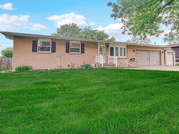 2nd image of 2546 Willowdale Rd