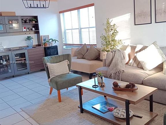 4th image of 4302 Foxtail Ln #4302