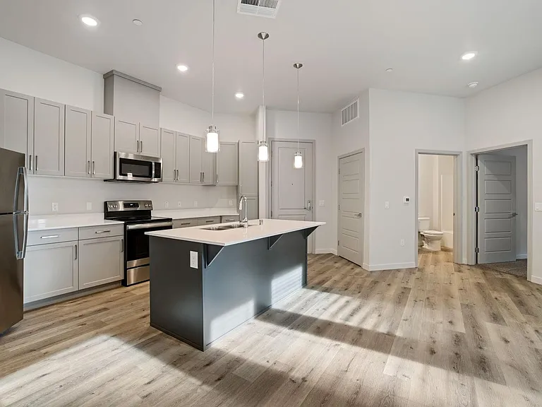 La Vida 55+ Luxury Living — Photo 14