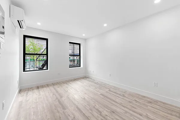 Rented by Compass | media 14