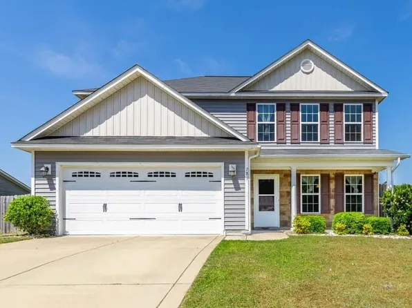 781 Hogart St, Raeford, NC 28376