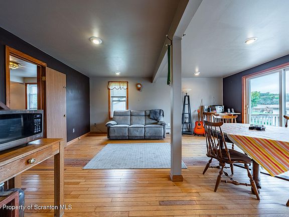 5th image of 120 Evergreen Ln