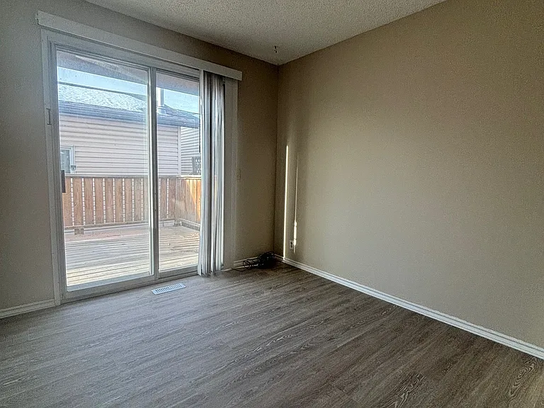23 Whitehaven Rd NE #23 — Photo 7