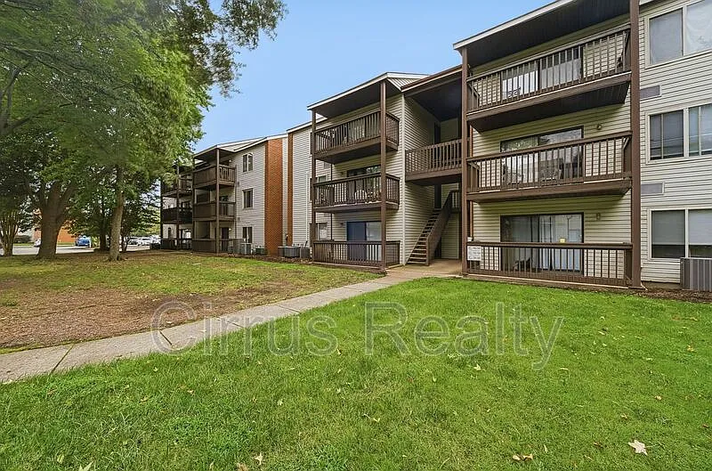 1 bed, 1.0 bath, 602 sqft, $1,150 — Photo 3