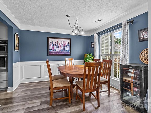 5th image of 113 Dawn View Ln