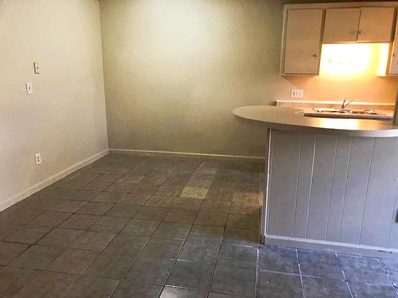 3rd image of 1245 N G St #2
