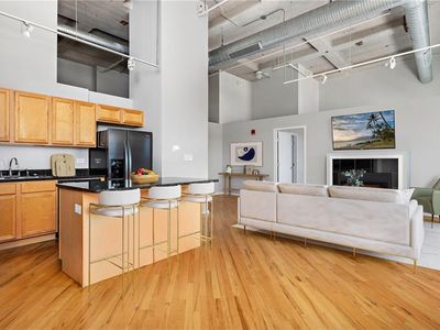 2107 Grand 1206 Blvd, Kansas City, MO, 64108