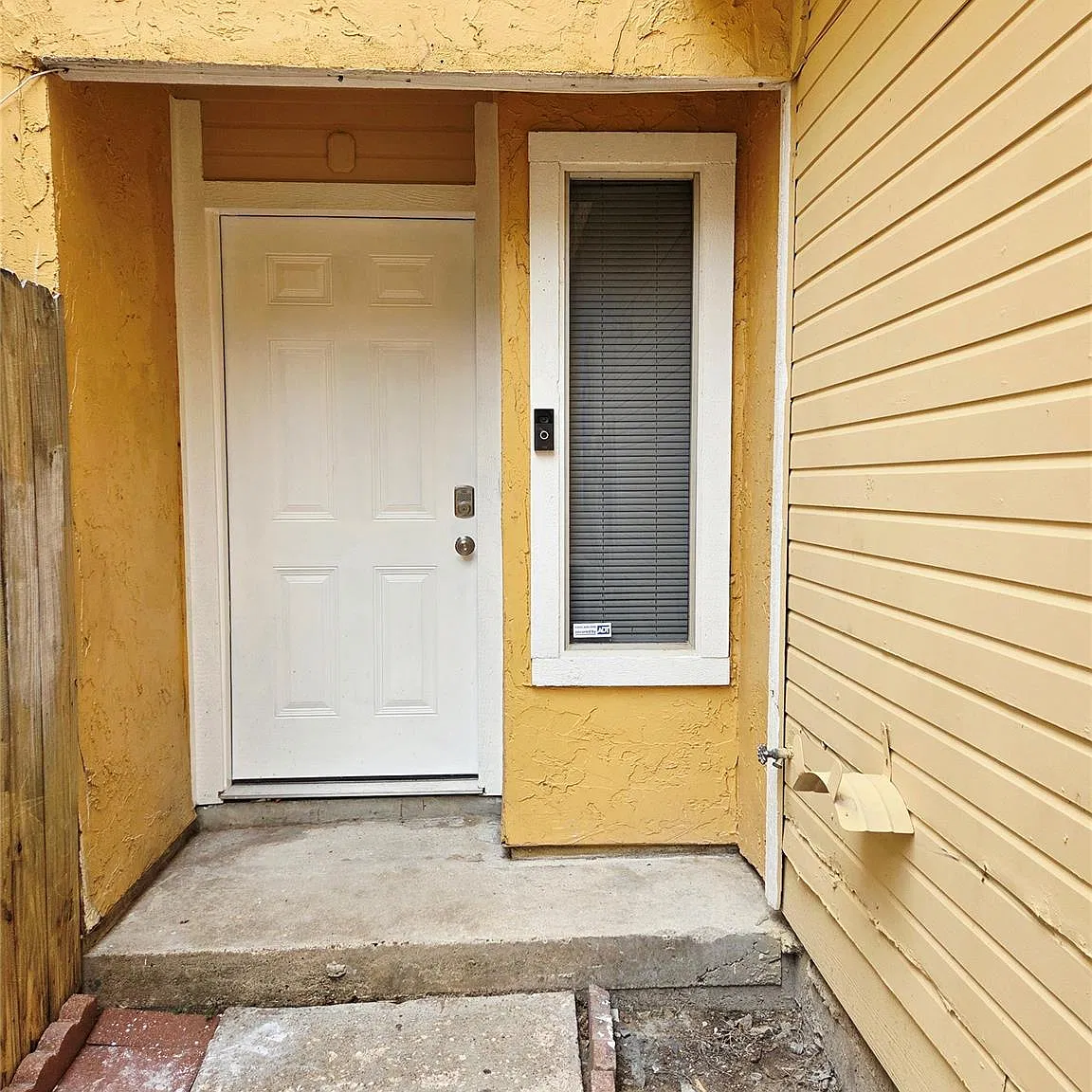 3 bed, 2.5 bath, 1484 sqft, $1,500 — Photo 2