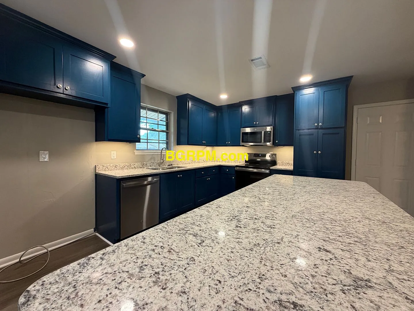 3 BD 2 BA — Photo 3
