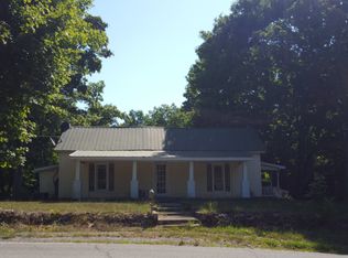 3281 N Hinton Rd, Clarksville, TN 37043