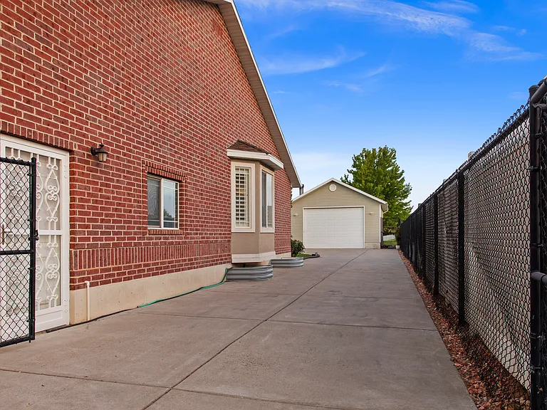 3353 W 1775 N — Photo 56