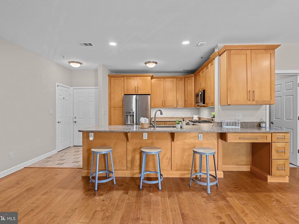 1st image of 1701 Lake Shore Crest Dr APT 21