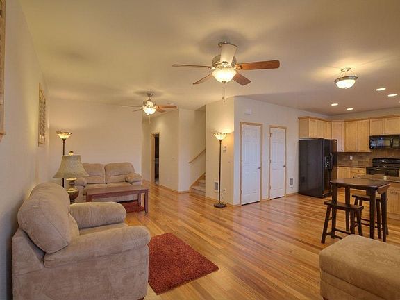 2nd image of 19498 Jensen Way NE