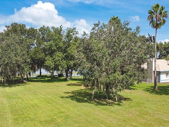 4th image of 307 White Cliff Blvd
