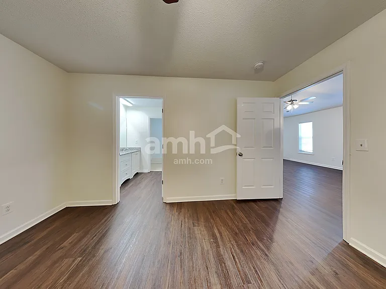5500 Regent Village Dr — Photo 7