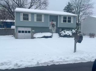 104 Seabreeze Dr, Liverpool, NY 13090
