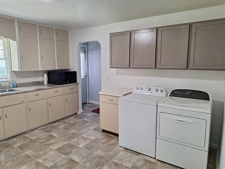504 W Price Ave — Photo 5