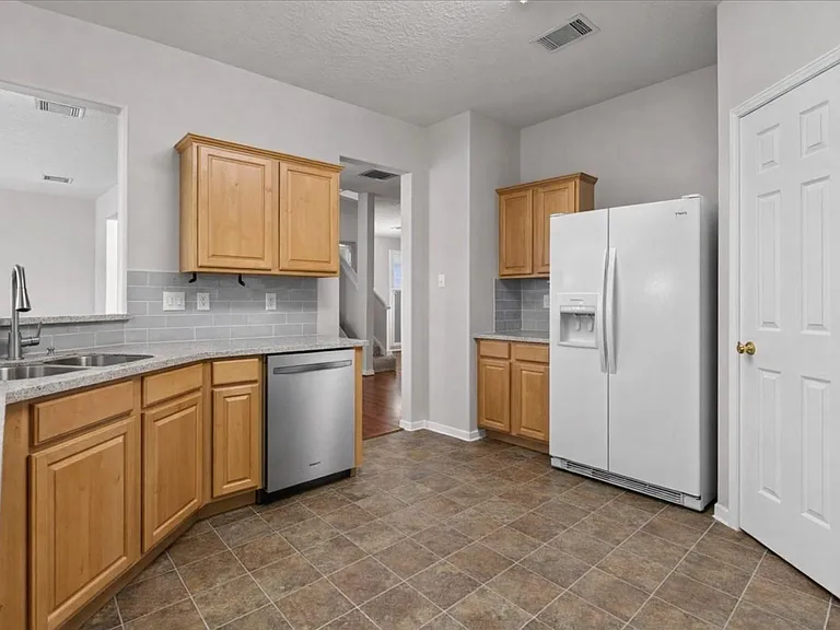 7535 Park Bend Ln — Photo 12
