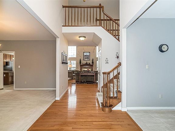 4th image of 213 Turnberry Place Dr