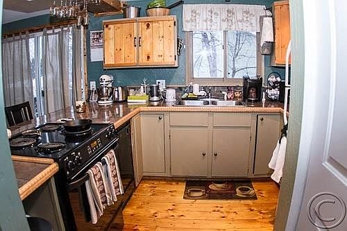 4th image of 2200 Garland St #37