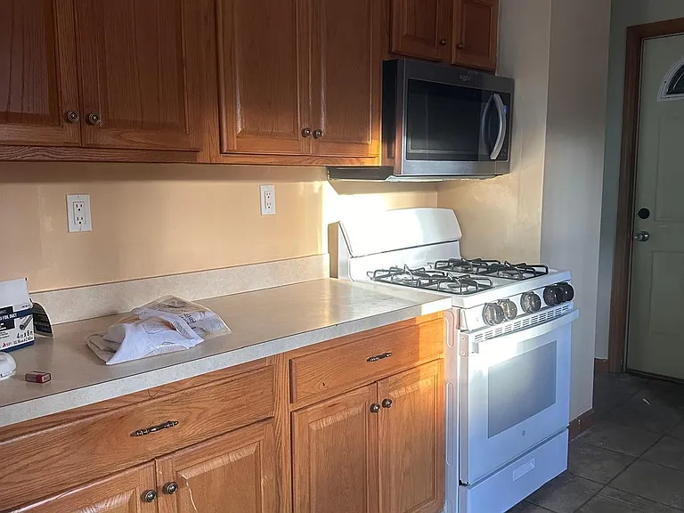 20 Myrtle Ave — Photo 1
