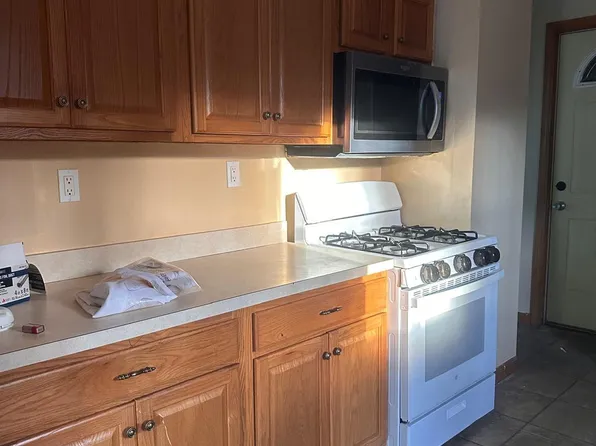 20 Myrtle Ave, Naugatuck, CT 06770