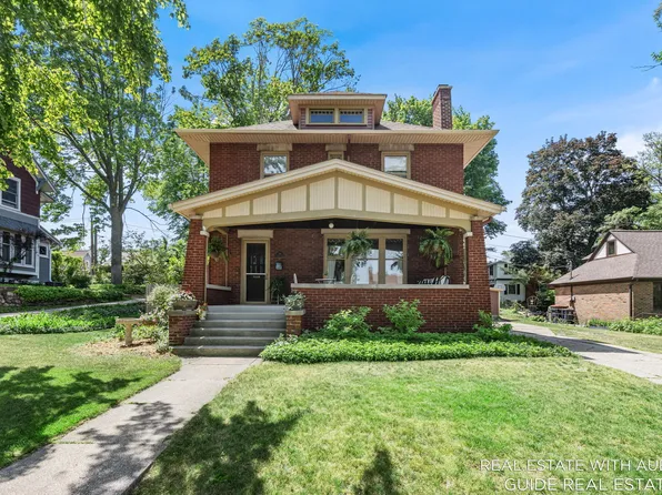 16 E 23rd St, Holland, MI 49423