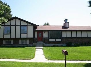 2262 Aspen Hills Dr, Sandy, UT 84092