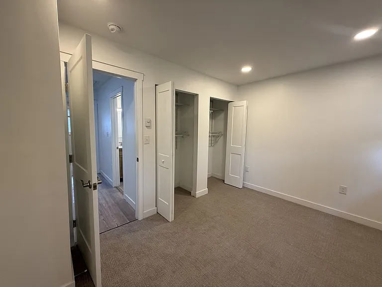 719 W College Ave — Photo 12
