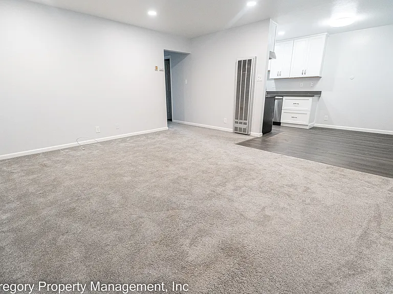1815 Central Ave #202 — Photo 3