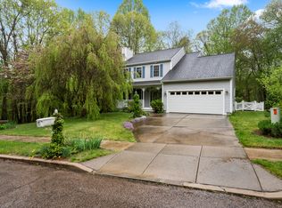175 Ledgeland Dr, Groton, CT 06355