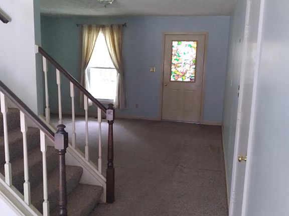 5th image of 127 Indian Summer Ln