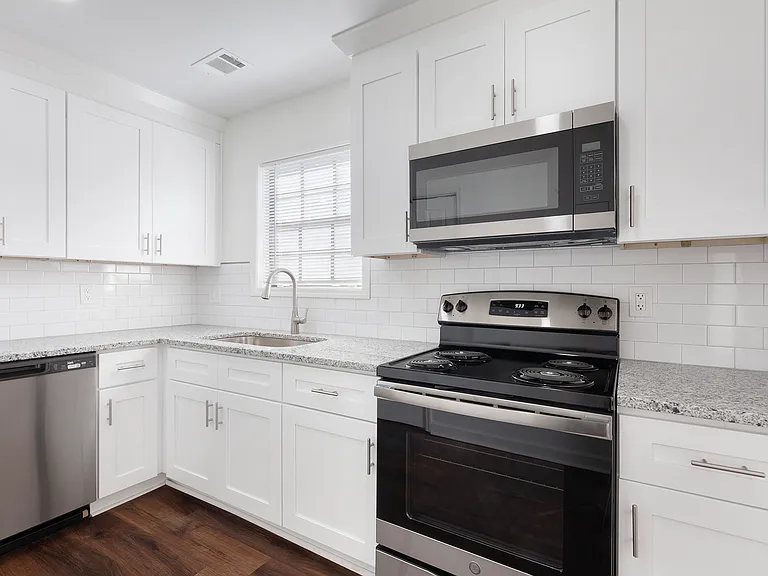330H Winding River Dr NE — Photo 5