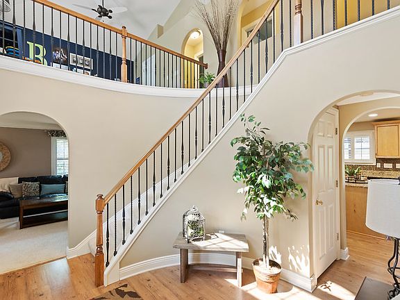 Gorgeous two story entry. 