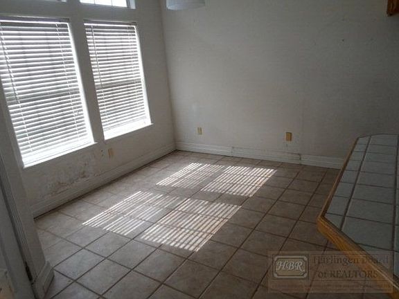 3rd image of 2122 Summerfield Ln