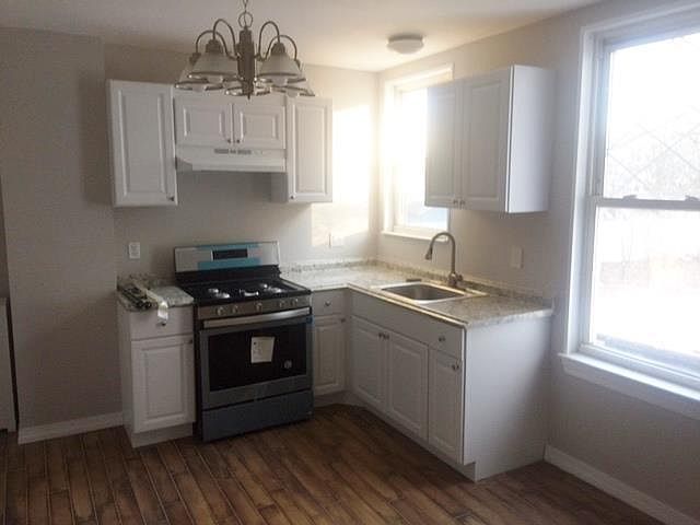 1st image of 127 Park St #1