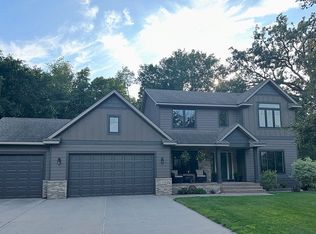 576 Sumerlin Cir NW, Saint Michael, MN 55376