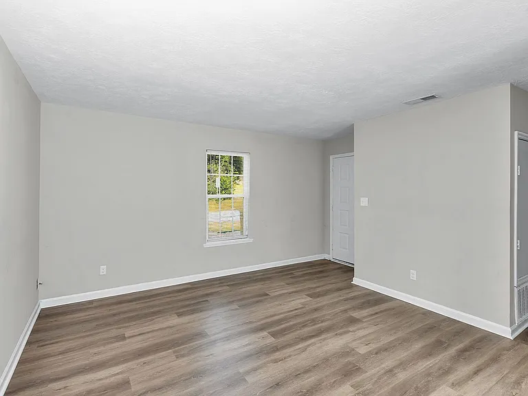 2114 Vandivere Rd — Photo 3
