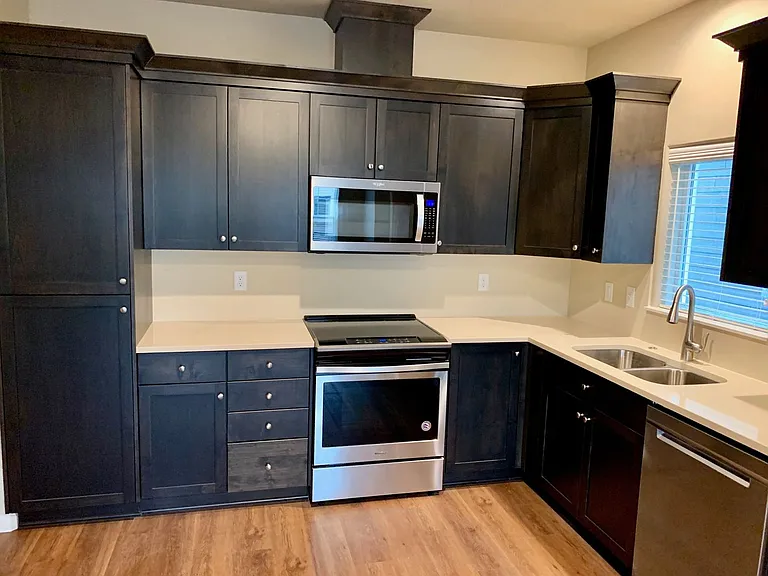 839 Water Ave NE — Photo 9